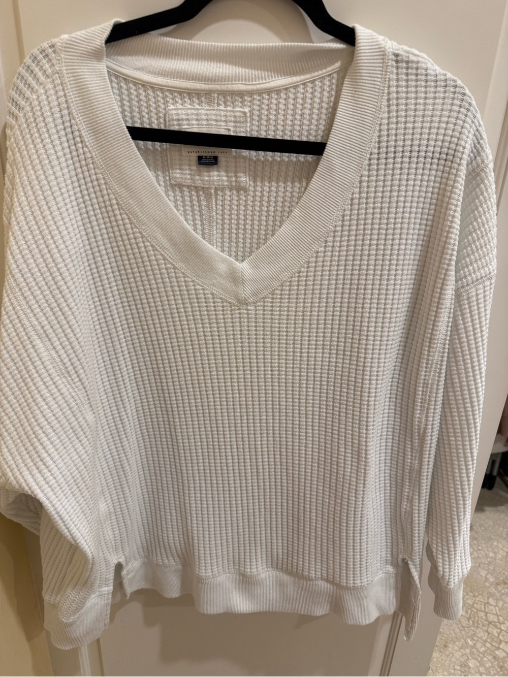American Eagle Women's
Oversized Big Hug V-Neck Waffle